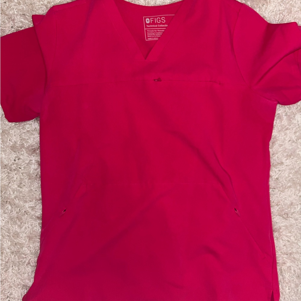 Figs scrub top